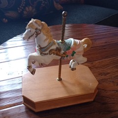 Vintage Unbranded CAROUSEL HORSE Porcelain Figurine Wooden Stand 6″x 6″
