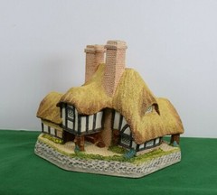 David Winter Moonlight Haven In box, in excellent condition.