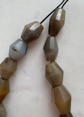 Ancient Agate Beads Islamic 1500 AD – Strand 1 – from Afghanistan 13 Beads