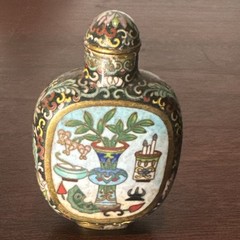 A stunning 19th Century Chinese cloisonne snuff bottle 276