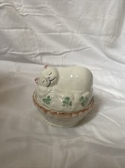 Belleek Ireland Fine Parian China Kitty Cat Trinket Box3224 w/original Box