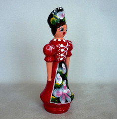 Hungarian Wooden Folk Art Doll Hand Painted Tole Ware Traditional Costume 5″ VGC