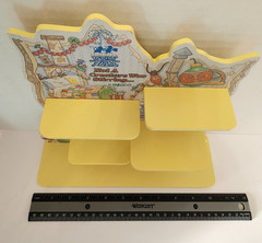 1997 Priscilla Hillman Mouse Tales Not a Creature was Stirring Display Stand