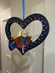 VTG Wooden Heart Shaped Hand Painted Folk Art Hanging Love Birds, Made In USA!