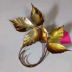 Wall Hanging Small Metal Tin Leaves Gold Tone Color Decorative Retro Home Decor