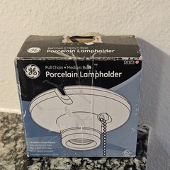 GE Medium Base Porcelain Lampholder with Pull Chain Model 18303