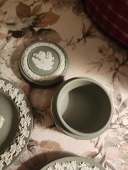 Vintage Small Wedgwood Trinket Box and 2 Dishes Green Jasperware Round Carving
