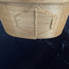 Vintage Norwegian Tine Box Wood Folk Art Scandinavian small 9×6 Signed UN 1987