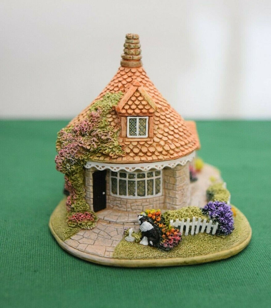 Lilliput Lane Collectibles With Thanks. Mint in original box with deed.