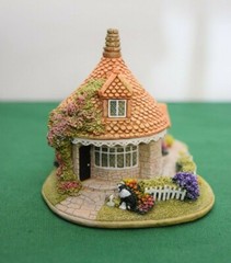 Lilliput Lane Collectibles With Thanks. Mint in original box with deed.