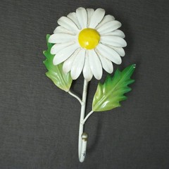 Vintage MCM Tole Painted Metal DAISY Floral Wall Hook Italy BOHO Flower Toleware