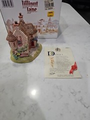 Lilliput Lane – Edzell’s Summer House – original box with a deed Never Displayed