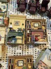 40+ Avon Victorian Memories Miniature Furniture Collectibles Estate *READ*