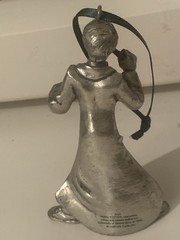 2001 Hallmark Harry Potter Chooses A Wand Pewter Keepsake Christmas Ornament