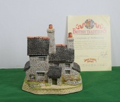 David Winter Stonecutter’s Cottage In excellent condition with a COA.