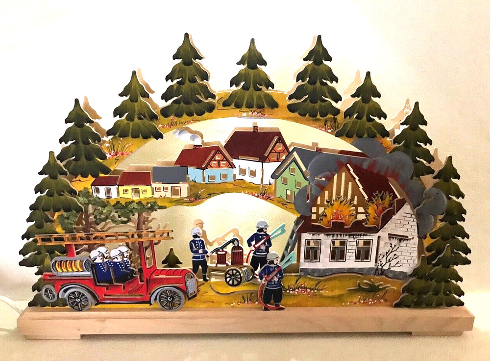 A BEAUTIFUL AND UNIQUE RATAGS HOLZDESIGN 3-D WOOD ARCH MADE IN GERMANY