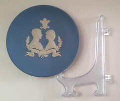 Wedgwood Blue Jasperware Charles & Diana Royal Wedding 1981 4″ w/ Display Stand