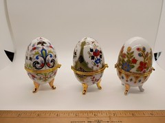 Vtg. Unbranded Handcraft Egg-Shaped Porcelain Footed Floral Trinket Box Lot Of 3