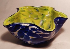 KIWI GREEN seattle studio art glass bowl vtg melissa misoda blue sculpture nut