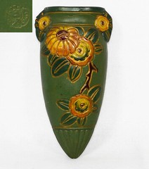 Wall Pocket Older Pottery Maker Unknown To Seller (8″ Long)