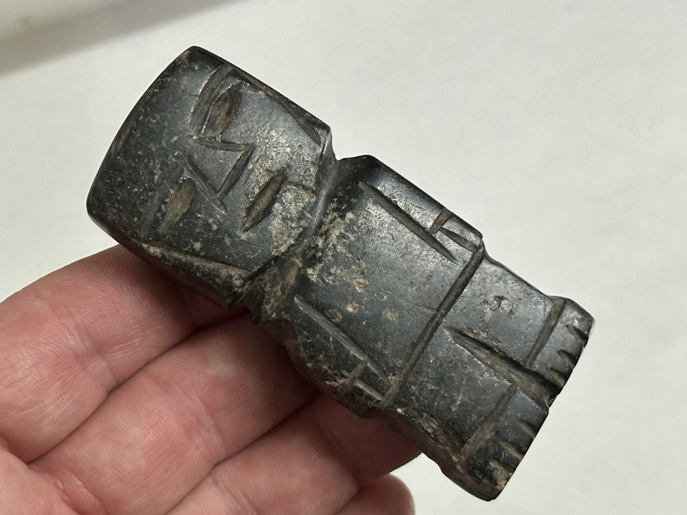 OUTSTANDING PRE-COLUMBIAN MEZCALA HUMAN EFFIGY PENDANT / GORGET, MEXICO, COA