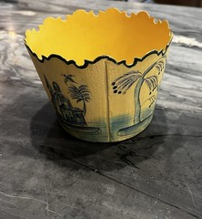 Vintage French Toile Chinoiserie Metal Tole Painted Cache Pot Scalloped Edge 4”