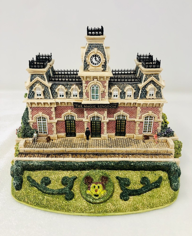 Lilliput Lane Disney Collection WDW Railroad Station – Ray Day Signed NIB RARE