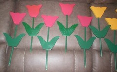 10 HANDMADE WOODEN TULIPS RED YELLOW SOLD AS IS