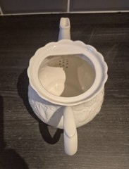 Belleek Serenity Floral Tea Pot – Ireland – Excellent Condition