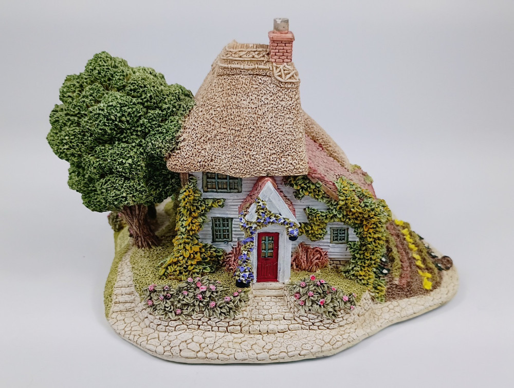 Lilliput Lane “Gardners Cottage”, Collectors Club Special, United Kingdom. 1991.