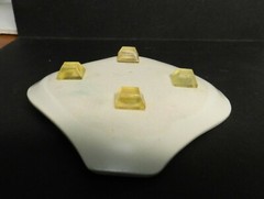 PAX42 — MODERNIST ART POTTERY PORCELAIN SMALL DISH W/ SILICONE FEET 4 3/4″ SQ