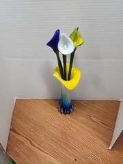 Art Glass Hand Blown Calla Lily Tulip, Yellow Teal Vase 13″ with flowers