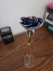 Steven Singer NEW American Beauty Rose Patriotic 24kt gold, flag, w/stand 2026