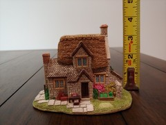 Lilliput Lane Village Shops Penny Sweets Cottage Exc. Condition with Deed