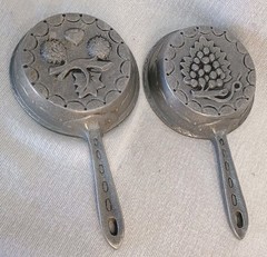 2 Vtg Cast Aluminum Skillets Wall Hangings Fruit Design Rustic French Country