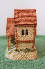 David Winter Staffordshire Vicarage. In excellent condition with COA, boxed.