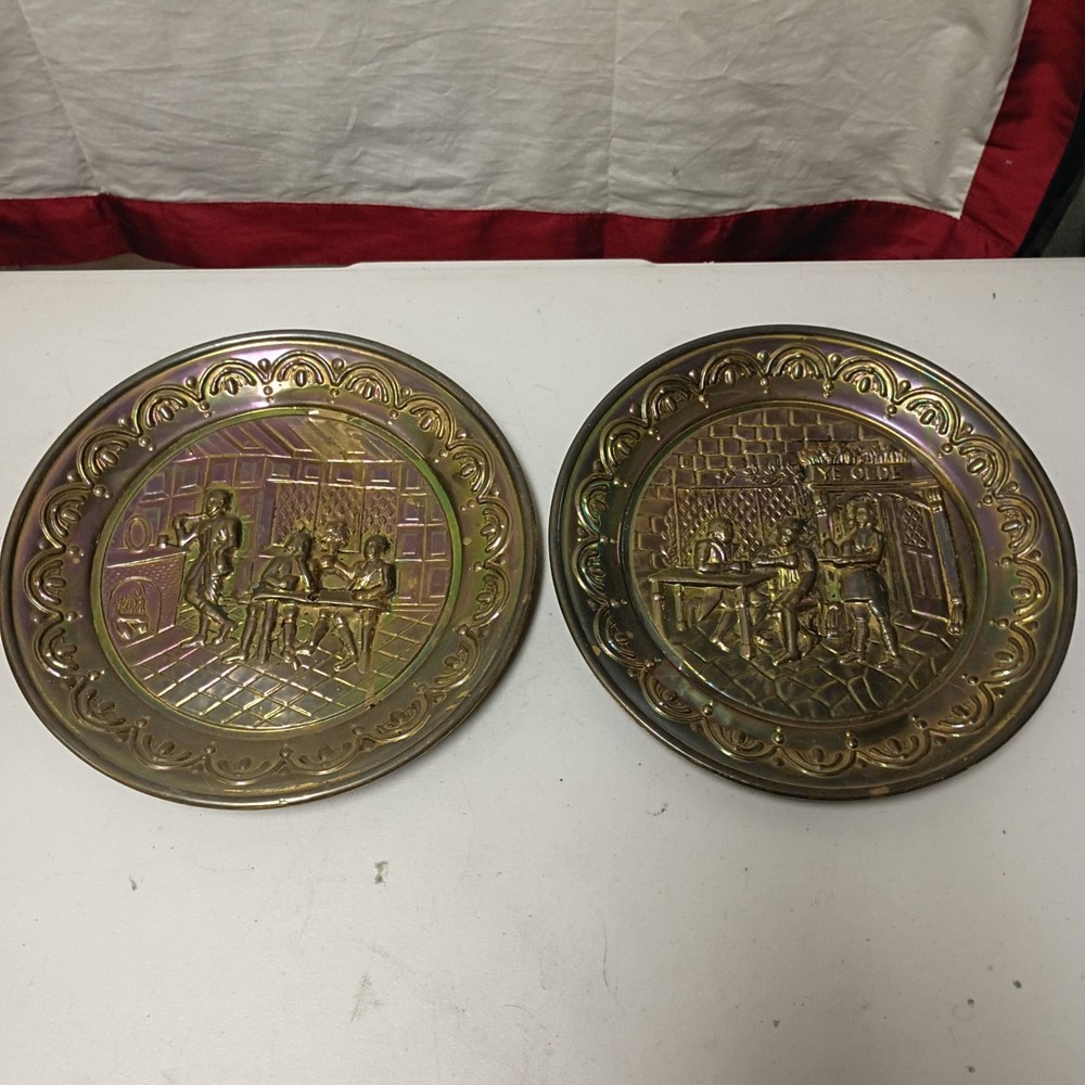 Vintage Brass Wall Plate Pair 10″Old Time Tavern Made in England Rare