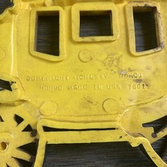 Set of 2 – 1975 HOMCO Train Engine & Stage Coach Plastic Wall Art Décor Plaque