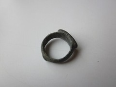 unique ancient Viking engraved relief massive bronze ring .IX – X AD.