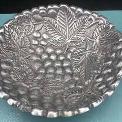Adorable ❤️ Cast Aluminum Trinket Dish Tray Grapes 4 1/2 Inches Across Fun