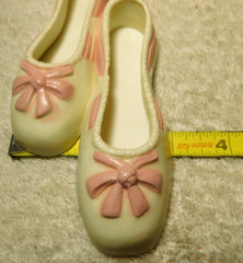Unbranded~Vintage Pink & Off White Ballerina Shoes Wall Decoration
