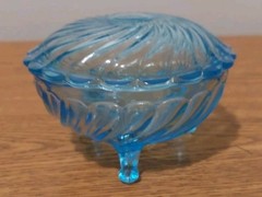Wilkerson Light Blue UV Reactive Tninket Dish 3-footed NEW 3 In Tall 4 In Wide