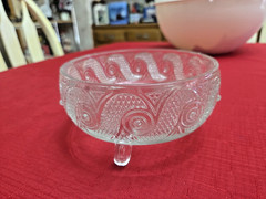 Vintage – AVON 3 Footed Clear Glass Candy Dish/Bowl Without Lid 5.5″ Diameter
