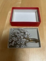 Pearl Flower Brooch White Gold Floral Design with Original Box Used
