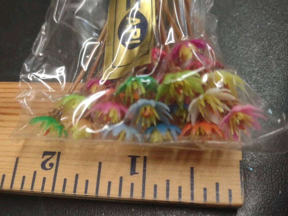 24 Stems: 1960s Vintage Tiny Plastic Straw Flower, Multicolor Daisy Flowers 12″