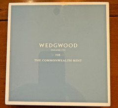 2018 Wedgwood Blue Jasperware 5 Pound Coin The Three Graces Ltd Ed 449 COA Box
