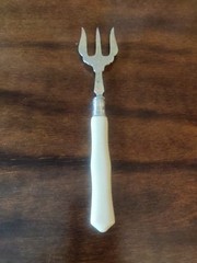 Antique 1913 Edwardian silver collared Trident searing fork