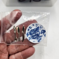 Trinket plate silverware blue flow wall decor dollhouse minaiture