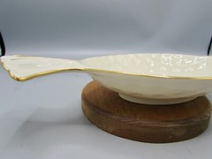 LENOX IVORY FISH / PINEAPPLE SHAPE BOWL WITH GOLD TRIM MADE IN USA GOLD LABEL