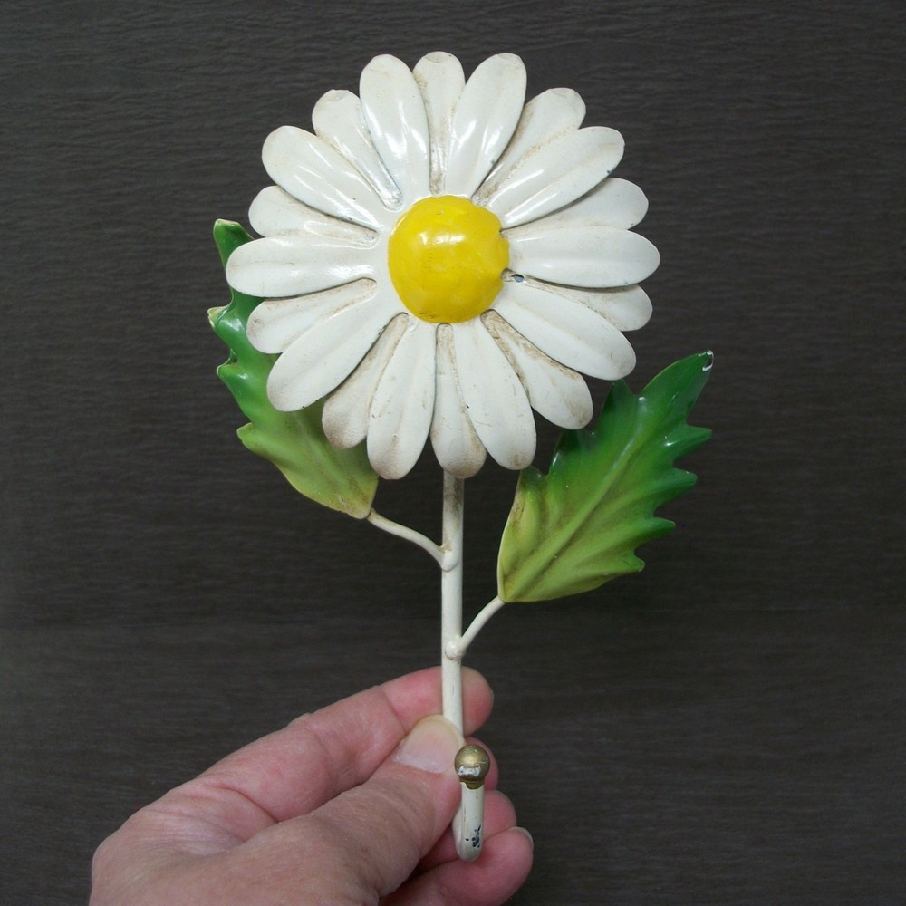 Vintage MCM Tole Painted Metal DAISY Floral Wall Hook Italy BOHO Flower Toleware